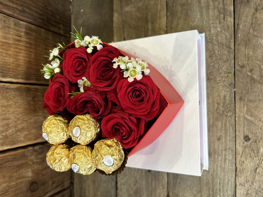 Rose and Choc Gift Box 